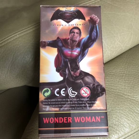 Wonder Woman DC Die Cast Figure/New - Picture 3 of 6